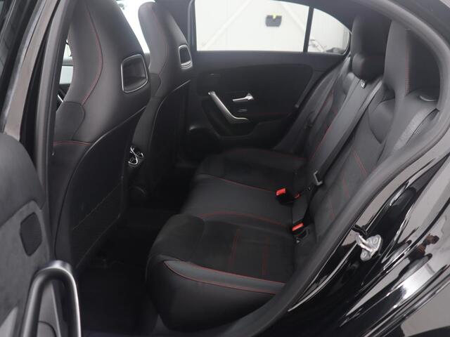 Mercedes-Benz A-KLASSE 250 Premium Plus | Panoramadak | Leder/alcantara | Memory | Cruise control | Stoelverwarming | Sfeerverlichting | Navigatie | Carplay | Climate control | Camera | Park assist