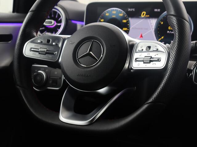 Mercedes-Benz A-KLASSE 250 Premium Plus | Panoramadak | Leder/alcantara | Memory | Cruise control | Stoelverwarming | Sfeerverlichting | Navigatie | Carplay | Climate control | Camera | Park assist