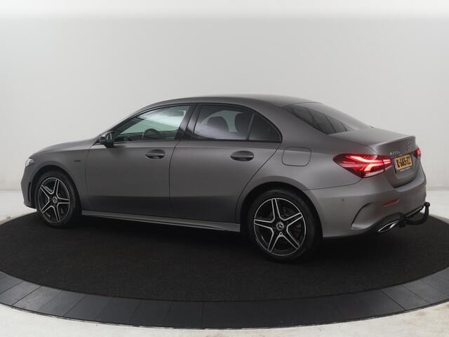 Mercedes-Benz A-KLASSE 250 e Business Solution AMG Limited | SOH 94,5% | Leder/alcantara | Cruise control | Stoelverwarming | Navigatie | Bluetooth | Sfeerverlichting | Camera | Park assist