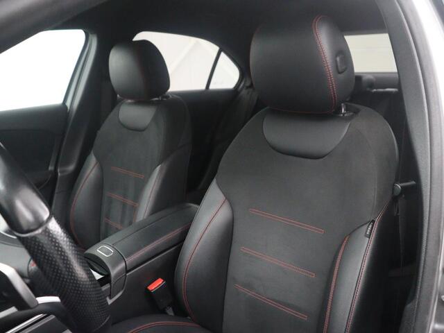 Mercedes-Benz A-KLASSE 250 e Business Solution AMG Limited | SOH 94,5% | Leder/alcantara | Cruise control | Stoelverwarming | Navigatie | Bluetooth | Sfeerverlichting | Camera | Park assist