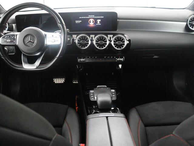Mercedes-Benz A-KLASSE 250 e Business Solution AMG Limited | SOH 94,5% | Leder/alcantara | Cruise control | Stoelverwarming | Navigatie | Bluetooth | Sfeerverlichting | Camera | Park assist