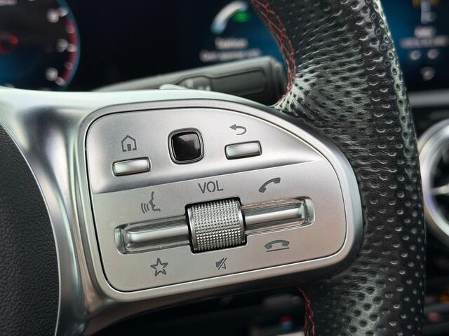 Mercedes-Benz A-KLASSE 200 Business Solution AMG Upgrade | Panoramadak | Stoelverwarming | Cruise Control | Navigatie | Camera | LED High Performance | Keyless | Ambiance Verlichting | Parkeersensoren |