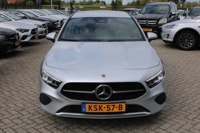 Mercedes-Benz A-KLASSE 250e AUT8 Luxury Line DISTRONIC <<FACELIFT>> – foto 2