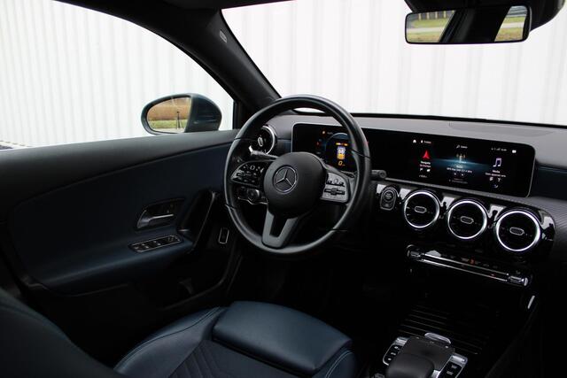 Mercedes-Benz A-KLASSE 180 Business Solution | Incl. 12 maanden garantie | Cruise control | Climate control | Apple carplay/Android auto | DAB radio | Navigatie | Parkeercamera | Lane assist |