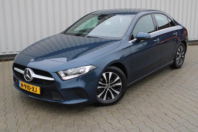 Mercedes-Benz A-KLASSE 180 Business Solution | Incl. 12 maanden garantie | Cruise control | Climate control | Apple carplay/Android auto | DAB radio | Navigatie | Parkeercamera | Lane assist |