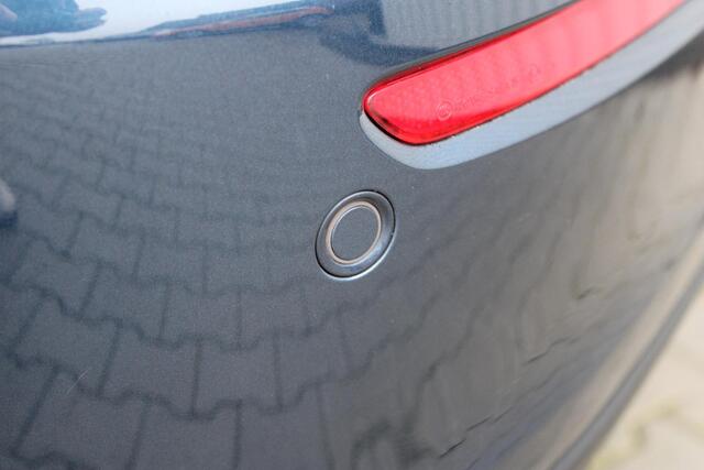 Mercedes-Benz A-KLASSE 180 Business Solution | Incl. 12 maanden garantie | Cruise control | Climate control | Apple carplay/Android auto | DAB radio | Navigatie | Parkeercamera | Lane assist |