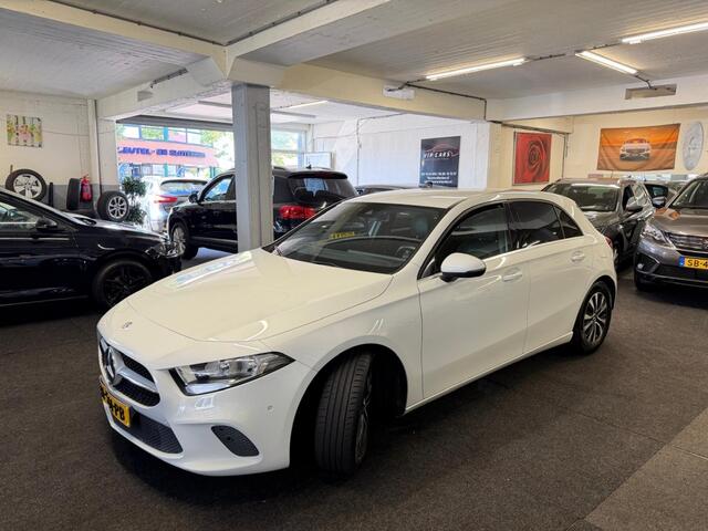 Mercedes-Benz A-KLASSE 180 Bns Solution*Carplay*Camera*Led*Velgen