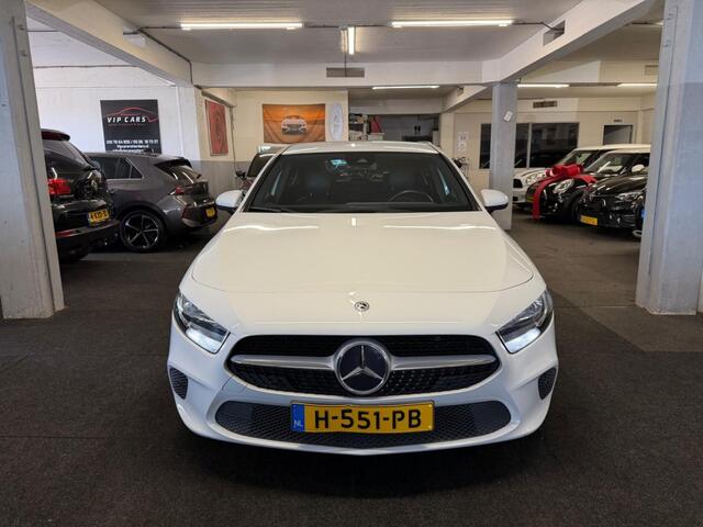 Mercedes-Benz A-KLASSE 180 Bns Solution*Carplay*Camera*Led*Velgen