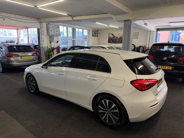 Mercedes-Benz A-KLASSE 180 Bns Solution*Carplay*Camera*Led*Velgen