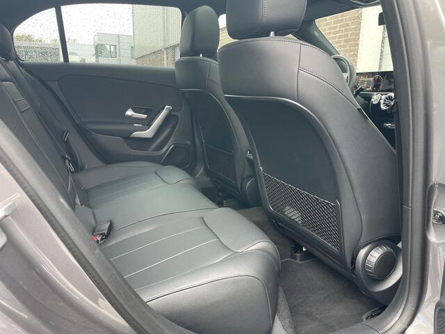 Mercedes-Benz A-KLASSE 250 e Luxury Line | Panoramadak | Nightpakket | Sfeerverlichting |