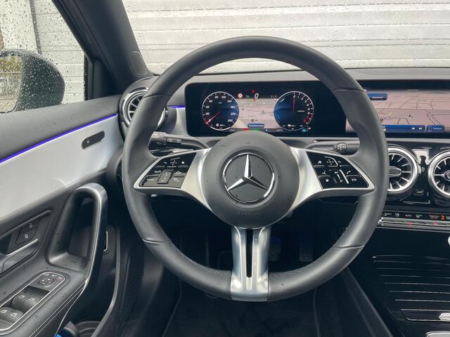 Mercedes-Benz A-KLASSE 250 e Luxury Line | Panoramadak | Nightpakket | Sfeerverlichting |