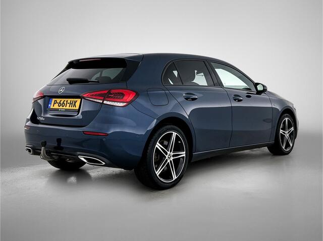 Mercedes-Benz A-KLASSE 250 e Business Solution AMG Limited | AMG-Line exterieur | Achteruitrijcamera | Sfeerverlichting | Stoelverwarming |Trekhaak | NIghtpakket | 24 Maanden Mercedes-Benz Certified Garantie