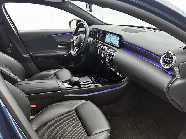 Mercedes-Benz A-KLASSE 250 e Business Solution AMG Limited | AMG-Line exterieur | Achteruitrijcamera | Sfeerverlichting | Stoelverwarming |Trekhaak | NIghtpakket | 24 Maanden Mercedes-Benz Certified Garantie