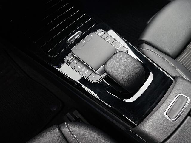 Mercedes-Benz A-KLASSE 250 e Business Solution AMG Limited | AMG-Line exterieur | Achteruitrijcamera | Sfeerverlichting | Stoelverwarming |Trekhaak | NIghtpakket | 24 Maanden Mercedes-Benz Certified Garantie