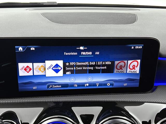 Mercedes-Benz A-KLASSE 200 AMG Line | AMG-Line Interieur | AMG-Line Exterieur | Achteruitrijcamera | Sfeerverlichting | Keyless Entry | 24 Maanden Mercedes-Benz Certified garantie.