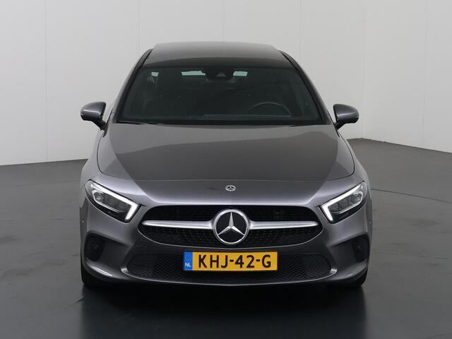Mercedes-Benz A-KLASSE 250 e | Panoramadak | Sfeerverlichting | Stoelverwarming | Multibeam |