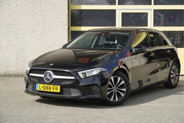 Mercedes-Benz A-KLASSE 160 5drs Business Solution BJ2021 Lmv 16" | Led V+A | Pdc | Achteruitrijcamera | Navi | Virtual cockpit | Climate control | Cruise control | Verwarmde voorstoelen | Getint glas