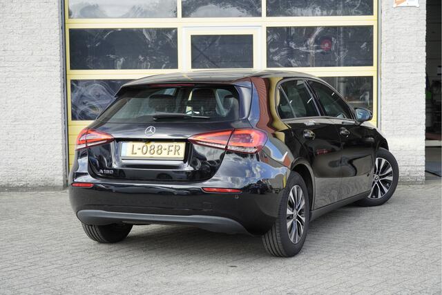 Mercedes-Benz A-KLASSE 160 5drs Business Solution BJ2021 Lmv 16" | Led V+A | Pdc | Achteruitrijcamera | Navi | Virtual cockpit | Climate control | Cruise control | Verwarmde voorstoelen | Getint glas