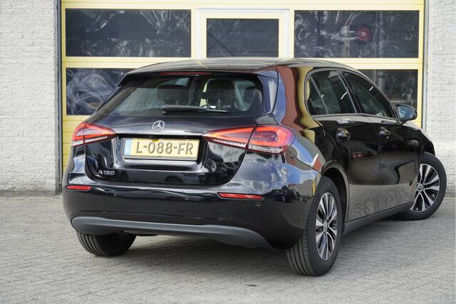 Mercedes-Benz A-KLASSE 160 5drs Business Solution BJ2021 Lmv 16" | Led V+A | Pdc | Achteruitrijcamera | Navi | Virtual cockpit | Climate control | Cruise control | Verwarmde voorstoelen | Getint glas