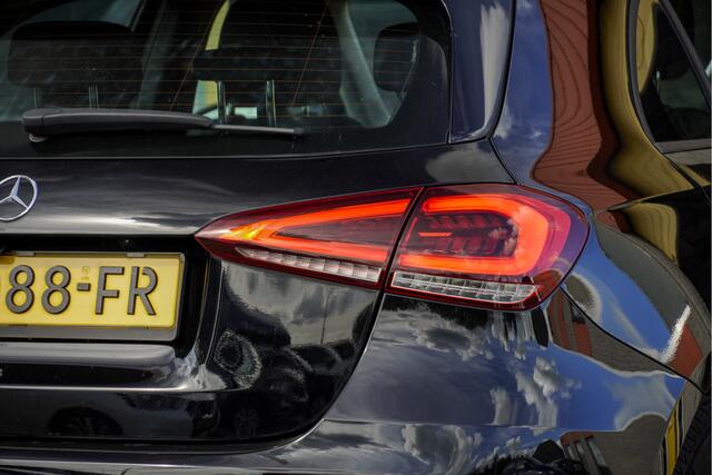 Mercedes-Benz A-KLASSE 160 5drs Business Solution BJ2021 Lmv 16" | Led V+A | Pdc | Achteruitrijcamera | Navi | Virtual cockpit | Climate control | Cruise control | Verwarmde voorstoelen | Getint glas