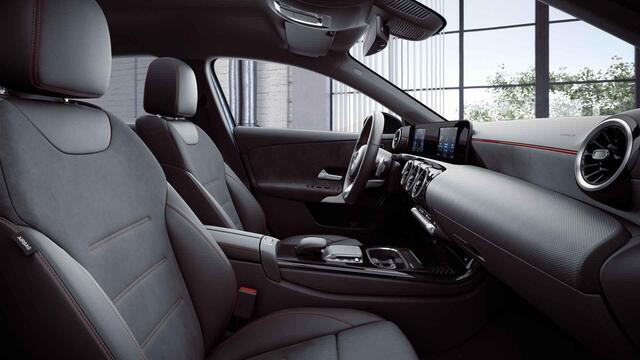 Mercedes-Benz A-KLASSE 180 Business Solution AMG | Night | Parkassistent | Sportstoelen | Stoelverwarming | Apple carplay |
