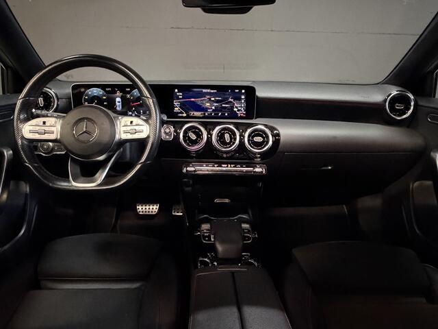 Mercedes-Benz A-KLASSE 180 Business Solution AMG | Panoramadak | Camera | Carplay | Stoelverwarming