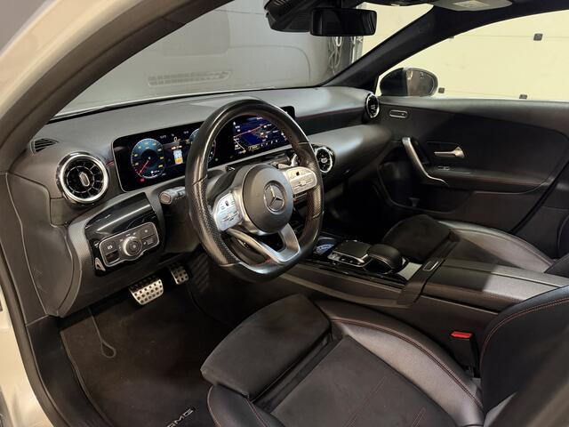 Mercedes-Benz A-KLASSE 180 Business Solution AMG | Panoramadak | Camera | Carplay | Stoelverwarming