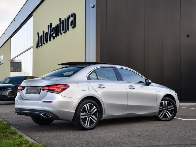 Mercedes-Benz A-KLASSE 250 e Business Solution Luxury Limited | Schuif-/kantel Panorama | Camera | Trekhaak | Sfeerverlichting