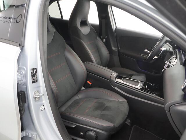 Mercedes-Benz A-KLASSE 180 Business Solution AMG | Panoramadak | Night pakket | Sfeerverlichting |