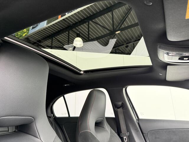 Mercedes-Benz A-KLASSE 180 Business Solution AMG | Night pakket | Panoramadak |
