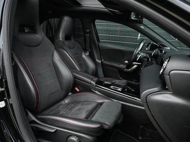 Mercedes-Benz A-KLASSE 250 Premium Plus | AMG Line | Panoramadak | Led | Burmester | Stoelverwarming | Ambiance Interieur | Keyless Entry |