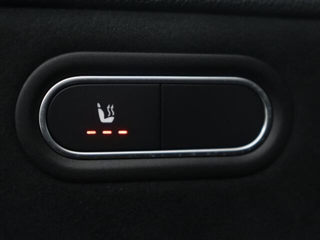Mercedes-Benz A-KLASSE 250 Premium Plus | AMG Line | Pano.Dak | Stoelverwarming | LED