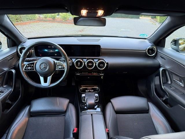 Mercedes-Benz A-KLASSE 200 Premium Plus Automaat Acarplay Stoelverwarmimg