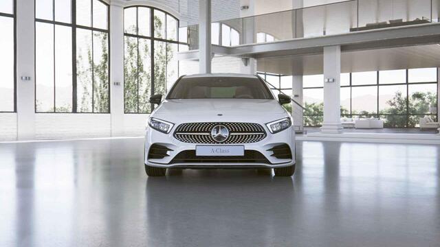 Mercedes-Benz A-KLASSE 200 Business Solution AMG | Night | Achteruitrijcamera | Sfeerverlichting | Privacybeglazing | Stoelverwarming | Apple Carplay |