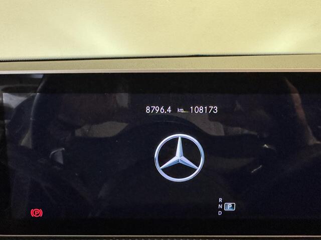 Mercedes-Benz A-KLASSE 200 AMG Upgrade | Panoramadak | Stoelverwarming | Navigatie | 1e eig.