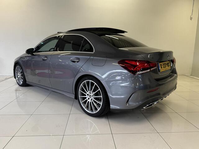 Mercedes-Benz A-KLASSE 200 AMG Upgrade | Panoramadak | Stoelverwarming | Navigatie | 1e eig.