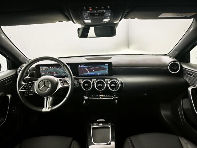 Mercedes-Benz A-KLASSE 180 Business Line | Camera | Navigatie | Climate Control | Stoelverwarming |