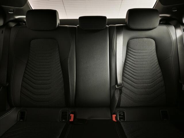Mercedes-Benz A-KLASSE 180 Business Line | Camera | Navigatie | Climate Control | Stoelverwarming |