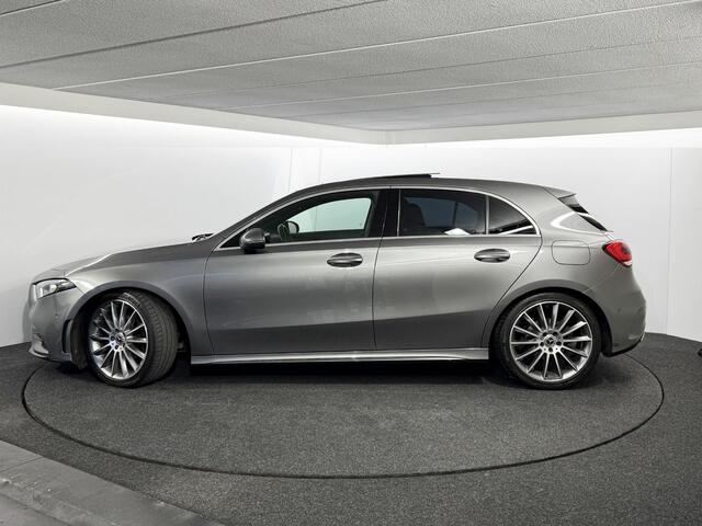 Mercedes-Benz A-KLASSE 180 Premium Plus / Pano / AMG / Camera / 19inch / Navigatie / 64.000km