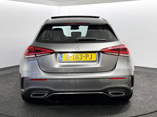 Mercedes-Benz A-KLASSE 180 Premium Plus / Pano / AMG / Camera / 19inch / Navigatie / 64.000km