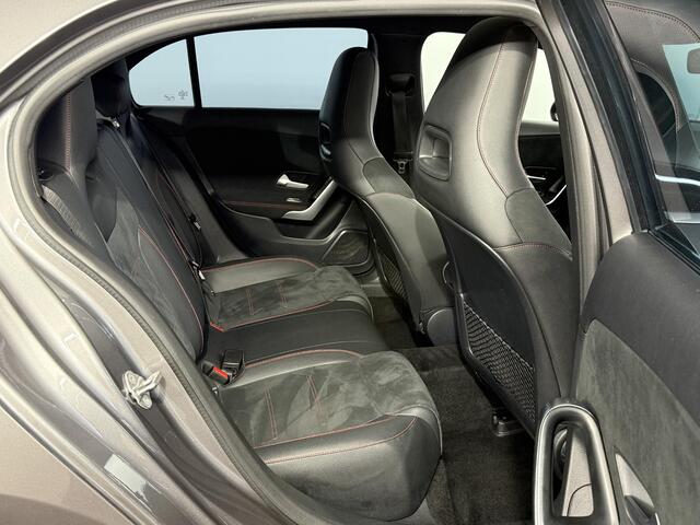 Mercedes-Benz A-KLASSE 180 Premium Plus / Pano / AMG / Camera / 19inch / Navigatie / 64.000km