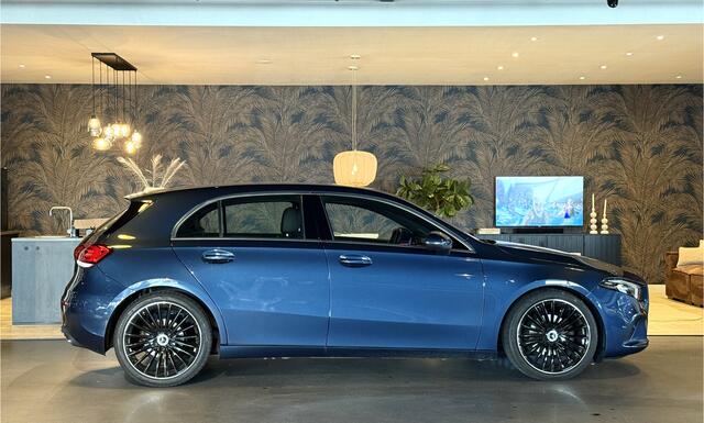 Mercedes-Benz A-KLASSE 160 I WideScreen I 19" I Camera I Sfeerverlichting