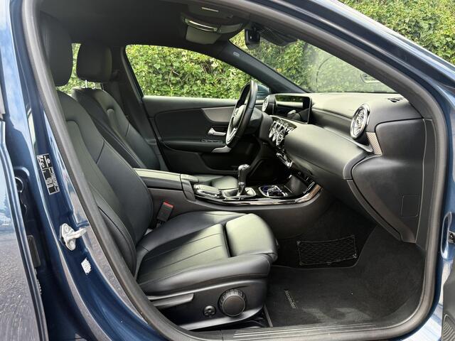 Mercedes-Benz A-KLASSE 160 I WideScreen I 19" I Camera I Sfeerverlichting