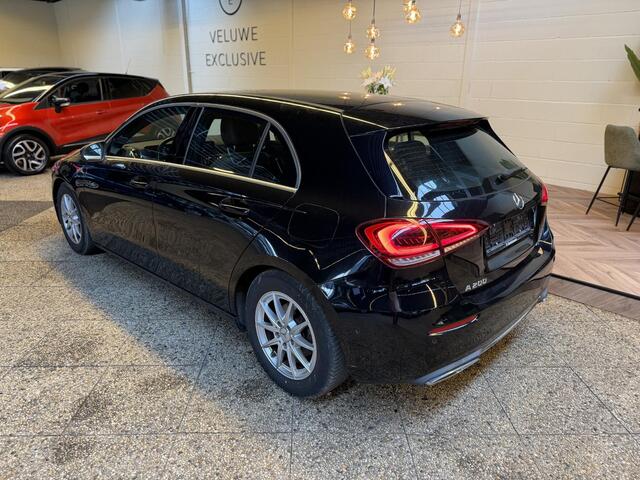Mercedes-Benz A-KLASSE 200 Business Solution | Leder | Camera | Stoelverwarming | Nieuwe Service & APK | Garantie |