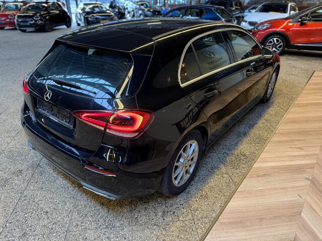 Mercedes-Benz A-KLASSE 200 Business Solution | Leder | Camera | Stoelverwarming | Nieuwe Service & APK | Garantie |