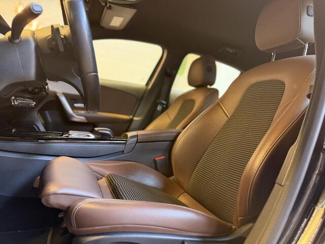 Mercedes-Benz A-KLASSE 200 Business Solution | Leder | Camera | Stoelverwarming | Nieuwe Service & APK | Garantie |
