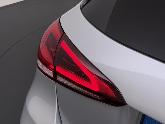 Mercedes-Benz A-KLASSE A 180 AMG line | Night Pano Sfeer