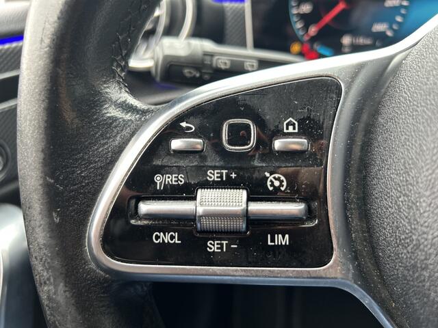 Mercedes-Benz A-KLASSE 200 Premium // FULL LED // MEMORY SEAT + STOELVERWARMING // PDC V+A // SFEERVERLICHTING // NAVI // CLIMA