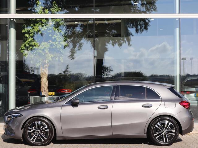 Mercedes-Benz A-KLASSE 180 Star Edition Luxury Line l Keyless l Achteruitrij camera l Stoelverwarming