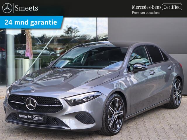 Mercedes-Benz A-KLASSE 180 Star Edition Luxury Line l Trekhaak l Achteruitrij camera l Stoelverwarming l Ambiente lichtpakket